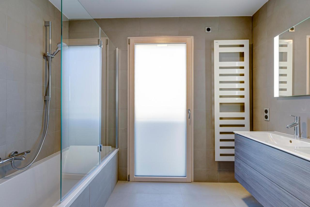 Serenity - 3 Bedroom Top Floor Apartment Parking & Lake View Terrace Annecy Kültér fotó